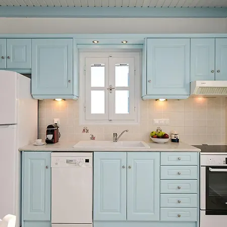 Naxos Affinity Maragkas