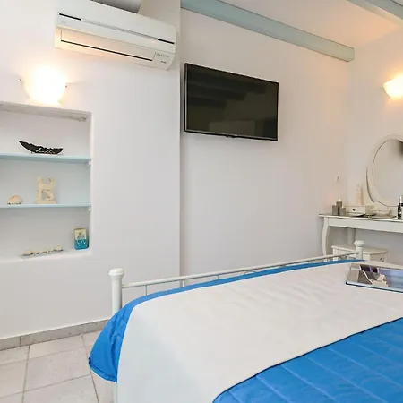 Naxos Affinity Maragkas